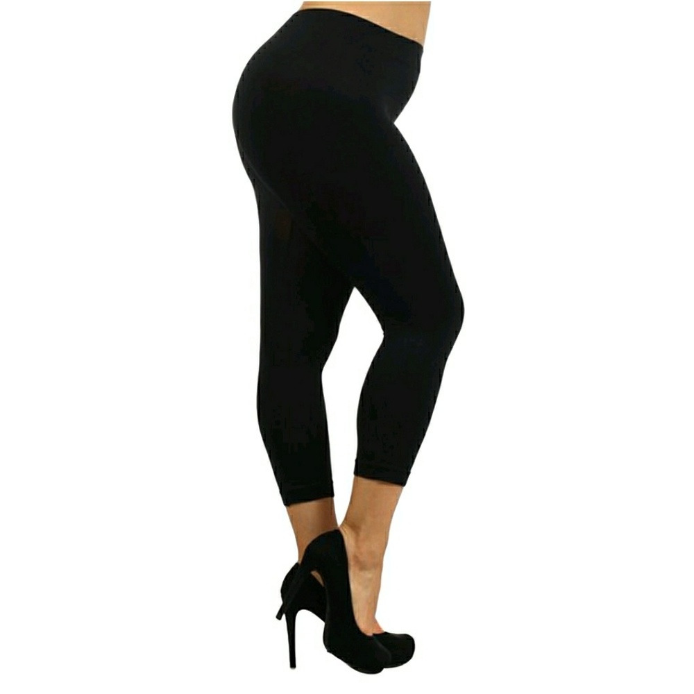 Plus-Size Capri Leggings-NEW